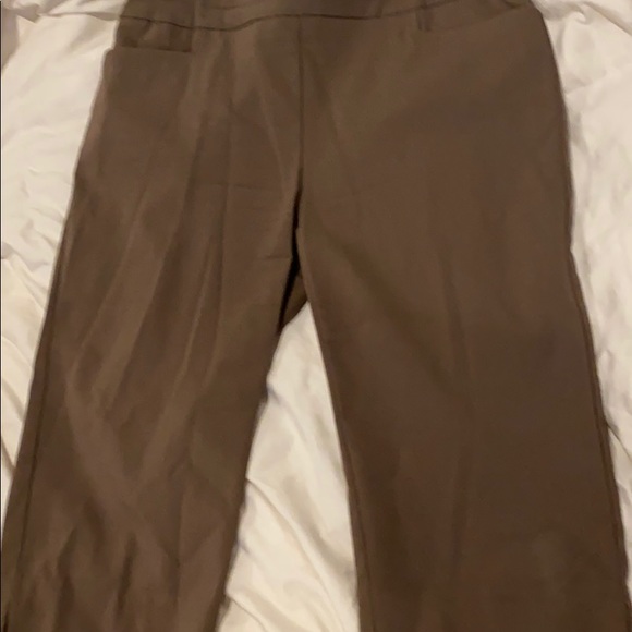 Chico’s Capri pants - Picture 2 of 4